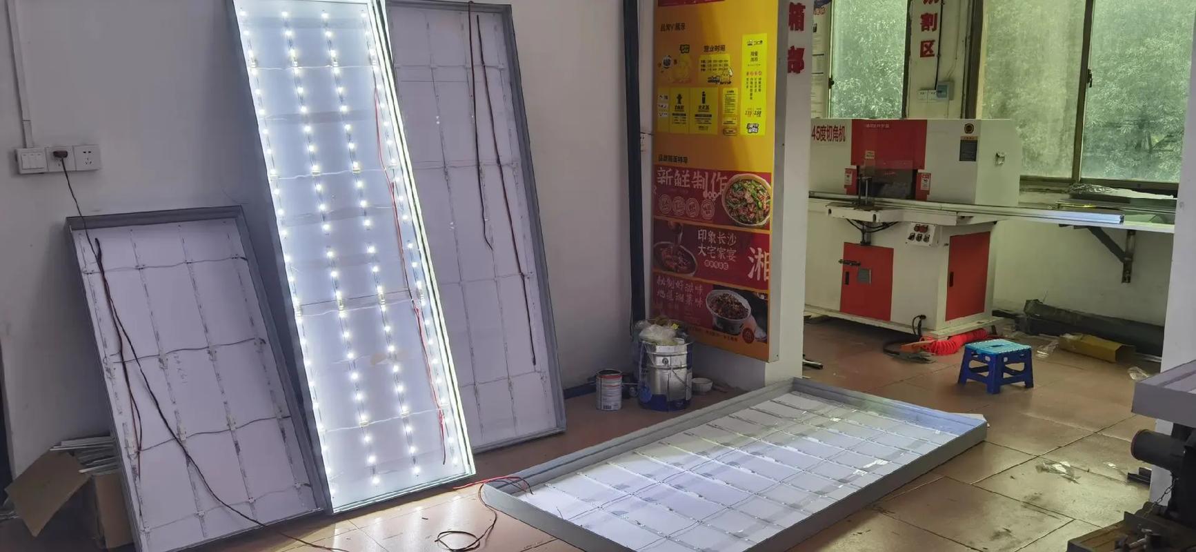 郴州專(zhuān)業(yè)燈箱廣告牌制作工廠，打造高品質(zhì)軟膜燈箱與門(mén)頭招牌